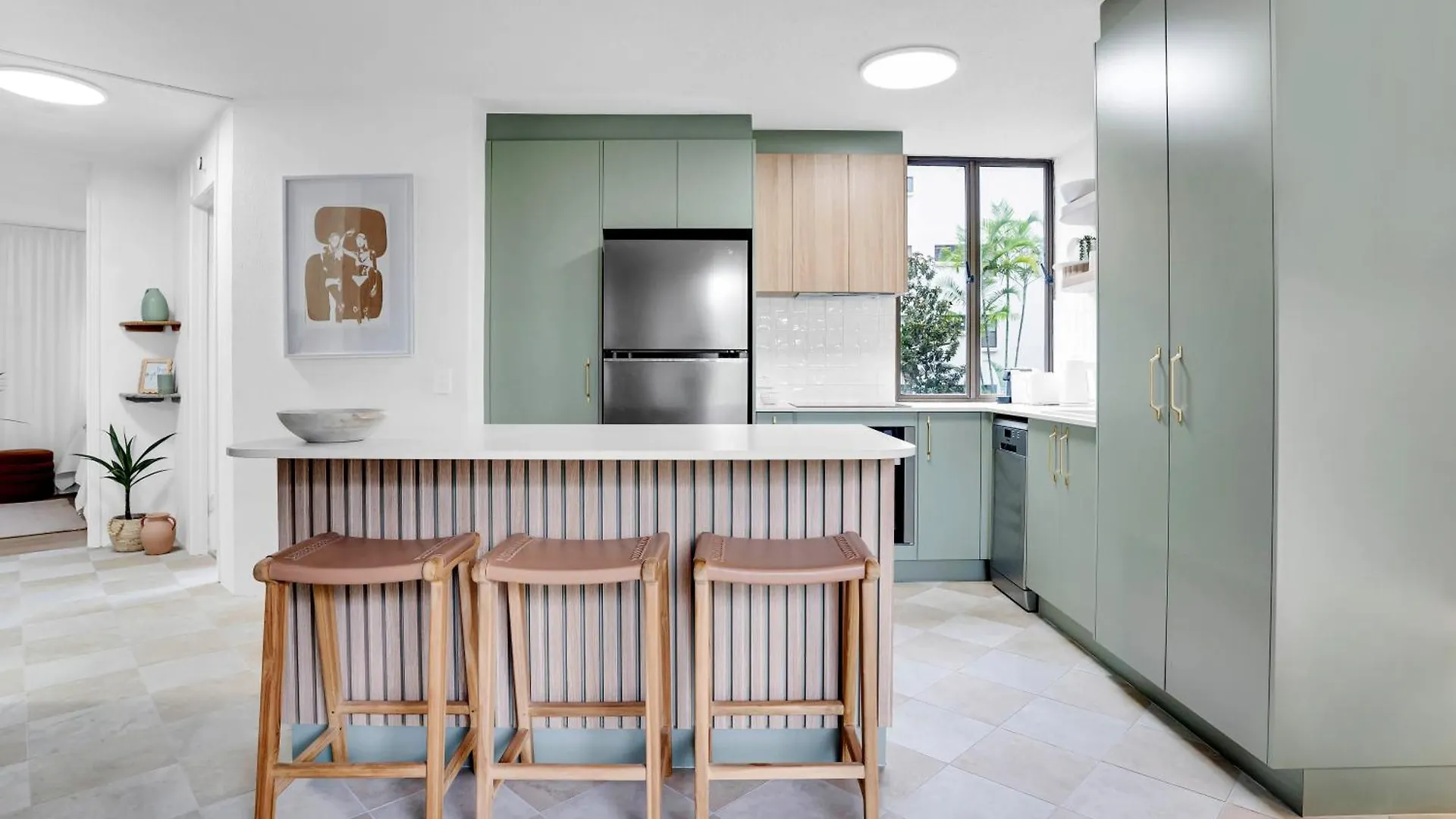 Beachfront Beauty Apartment Alexandra Headland